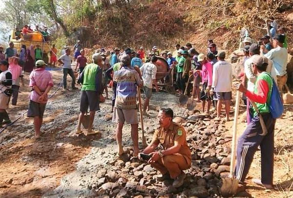 Jalan di Desa Kaowa Bima Rusak Parah, 20 Tahun Tak Diperbaiki